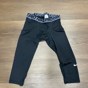 Nike Pro mid-length compression tights